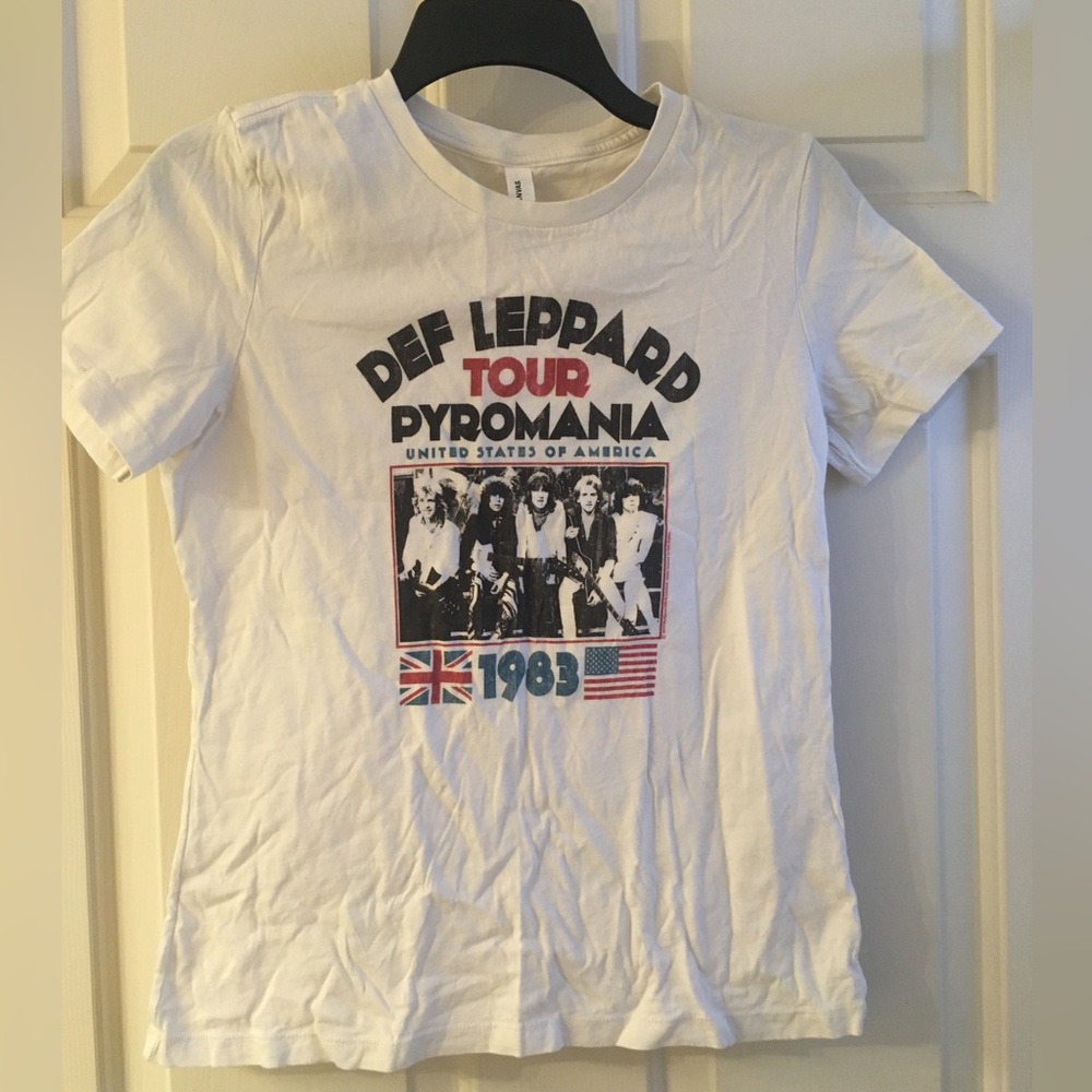 Def-Leppard Pyromania USA Tour 1983 Men's T-shirt Rock Band Concert Top. Size: S